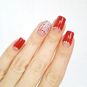 красный маникюр со стразами красный маникюр со стразами