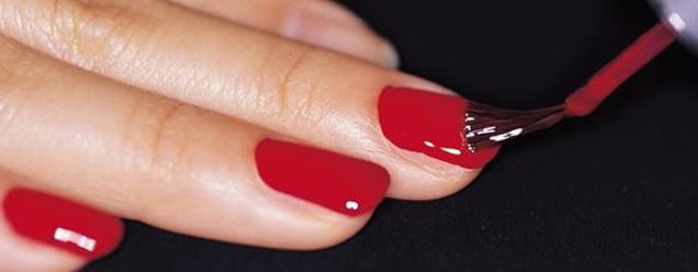 нанесение лака