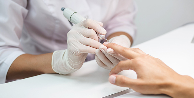 Новогодний маникюр 21