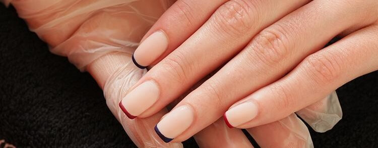 ассиметричный французский маникюр