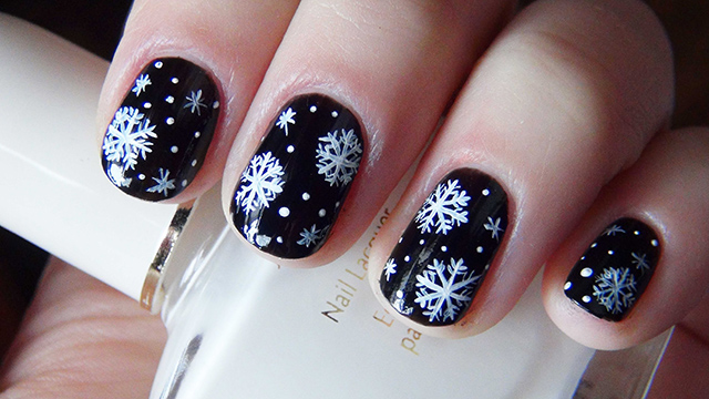 Новогодний маникюр 1