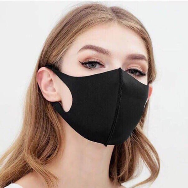 Стильная маска защитная для мастеров-косметологов из неопрена