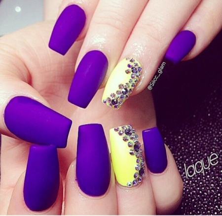 Гель-лак Elpaza (Эльпаза) Glow in the Dark (светящийся в темноте) 024, 10 мл.